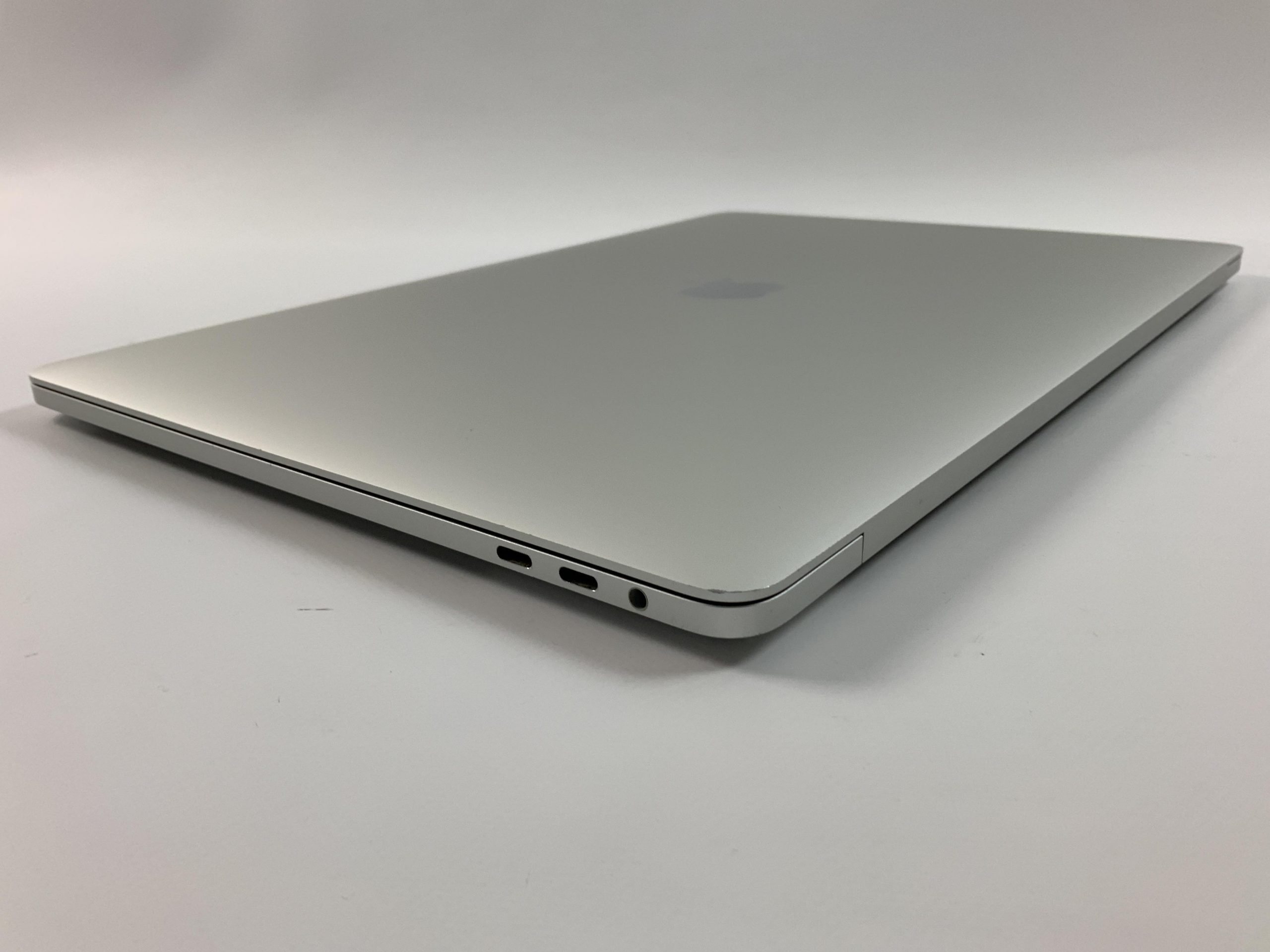 MacBook Pro 15" Touch Bar Mid 2017 (Intel Quad-Core i7 2.8 GHz 16 GB RAM 512 GB SSD), Silver, Intel Quad-Core i7 2.8 GHz, 16 GB RAM, 512 GB SSD, imagen 5